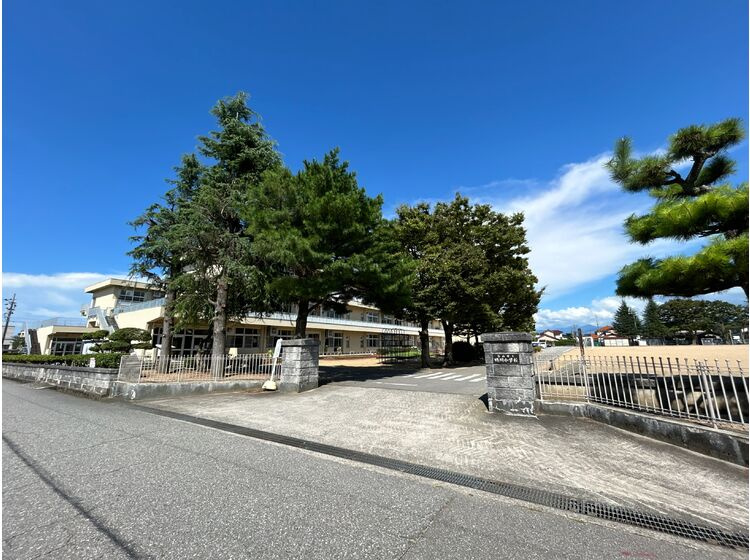 【小学校】富山市立蜷川小学校まで647ｍ