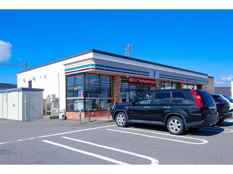 【コンビニエンスストア】セブンイレブン　富山中川原店まで268ｍ