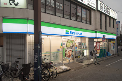 【コンビニエンスストア】ファミリーマート　野方駅北口店まで216ｍ