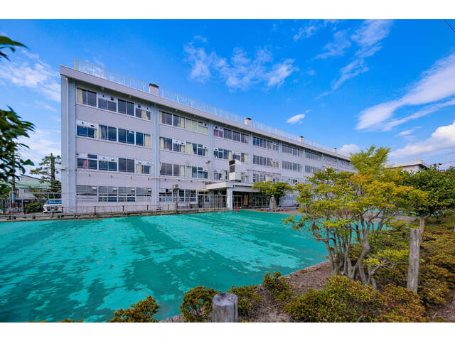 【小学校】三馬小学校まで781ｍ