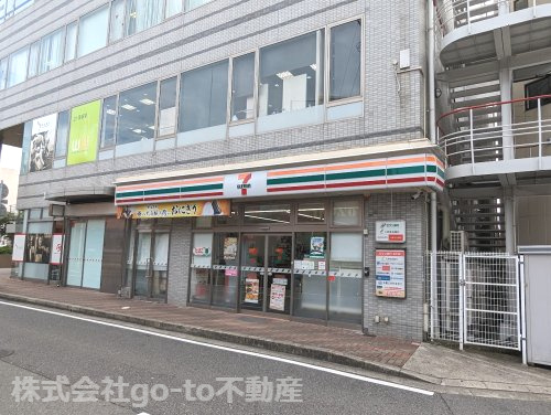 【コンビニエンスストア】セブンイレブン　明石魚住駅前店まで35ｍ