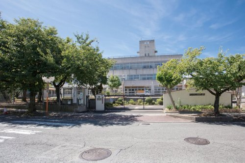【小学校】岸和田市立太田小学校まで500ｍ
