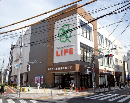【スーパー】ライフ梅島駅前店まで450ｍ