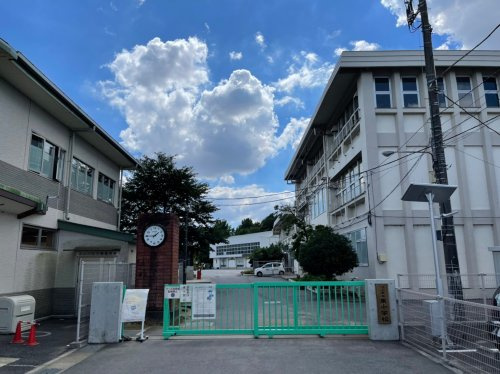 【小学校】流山市立東小学校まで590ｍ