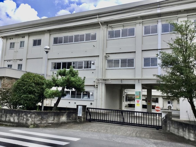 【中学校】足利市立第二中学校まで878ｍ