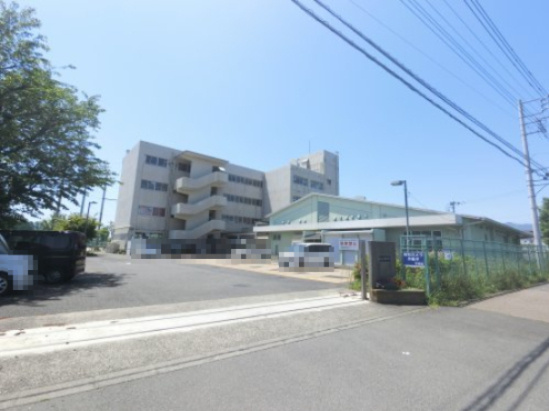 【小学校】厚木市立三田小学校まで2110ｍ