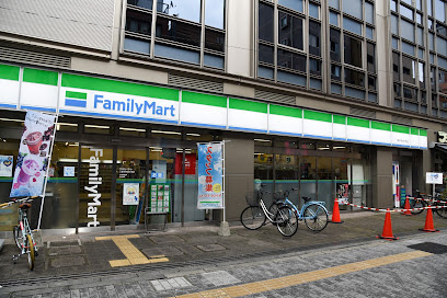 【コンビニエンスストア】ファミリーマート　三鷹中央通り南店まで183ｍ