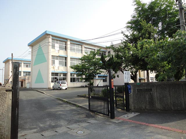 【小学校】中間市立中間小学校まで367ｍ