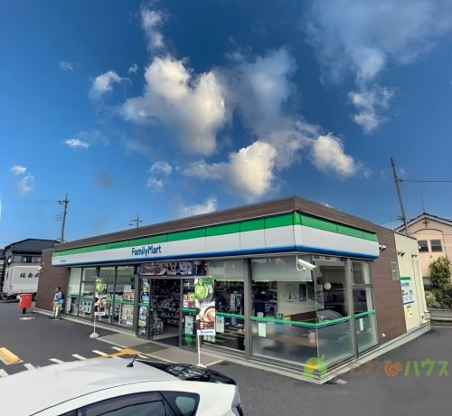 【コンビニエンスストア】ファミリーマート　桶川上日出谷店まで629ｍ