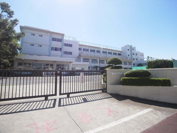 【小学校】平塚市立松が丘小学校まで365ｍ