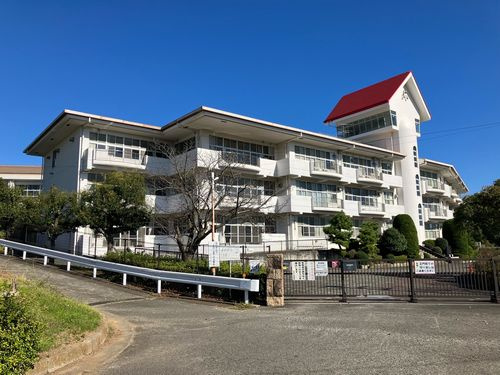 【小学校】平塚市立吉沢小学校まで865ｍ