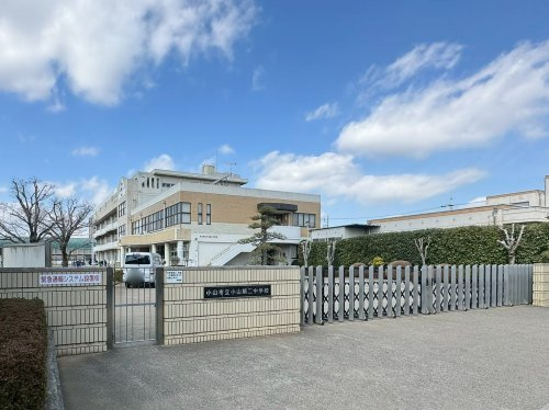 【中学校】小山市立小山第二中学校まで2369ｍ