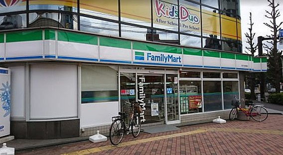 【コンビニエンスストア】ファミリーマート　高円寺陸橋店まで443ｍ