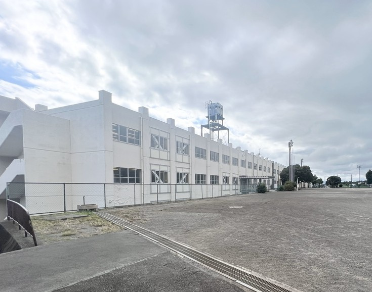 【小学校】沼津市立愛鷹小学校まで2068ｍ