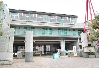 【小学校】世田谷区立八幡山小学校まで717ｍ