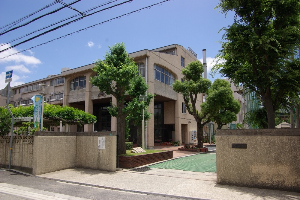 【高校】兵庫県立芦屋高等学校まで1161ｍ