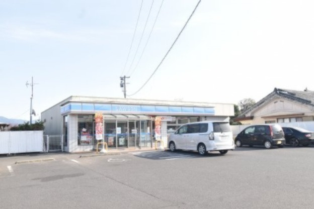 【コンビニエンスストア】ローソン　肝属東串良店まで905ｍ