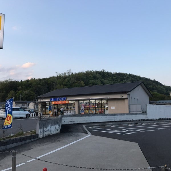 【コンビニエンスストア】ミニストップ　京都静市店まで152ｍ