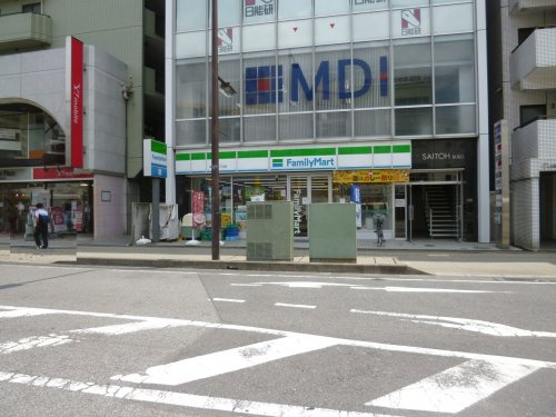 【コンビニエンスストア】ファミリーマート　南越谷一丁目南店まで270ｍ
