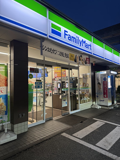 【コンビニエンスストア】ファミリーマート　東大和桜が丘店まで318ｍ