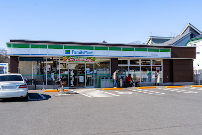 【コンビニエンスストア】ファミリーマート　西東京西原町店まで572ｍ