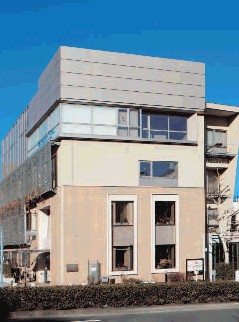 【市役所・区役所】新宿区役所　特別出張所榎町まで1323ｍ