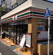 【コンビニエンスストア】セブンイレブン新宿神楽坂駅西店まで733ｍ