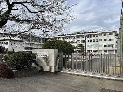 【中学校】関市立緑が丘中学校まで1700ｍ