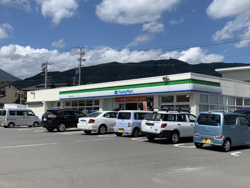 【コンビニエンスストア】ファミリーマート　長野若槻大通り店まで36ｍ