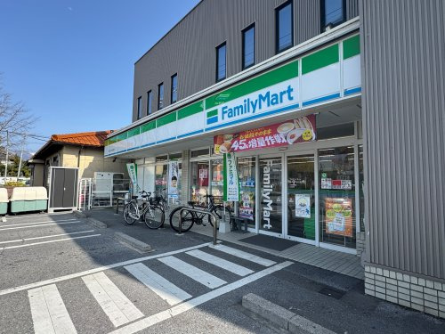 【コンビニエンスストア】ファミリーマート　長浜三ツ矢元町店まで350ｍ