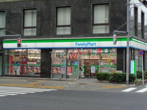 【コンビニエンスストア】ファミリーマート　東池袋二丁目店まで605ｍ
