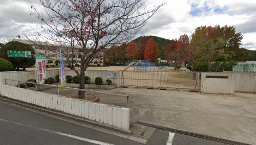 【小学校】浅口市立鴨方東小学校まで2390ｍ
