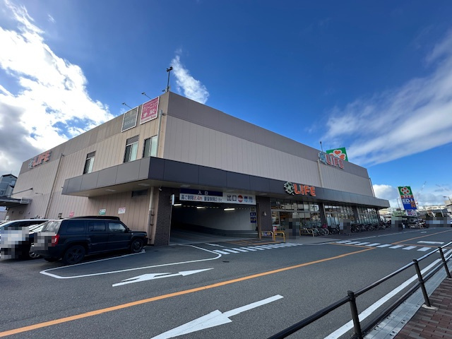 【スーパー】ライフ　東淡路店まで392ｍ
