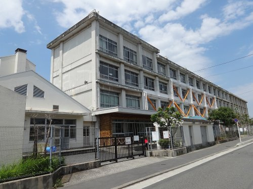 【小学校】藤沢市立羽鳥小学校まで308ｍ