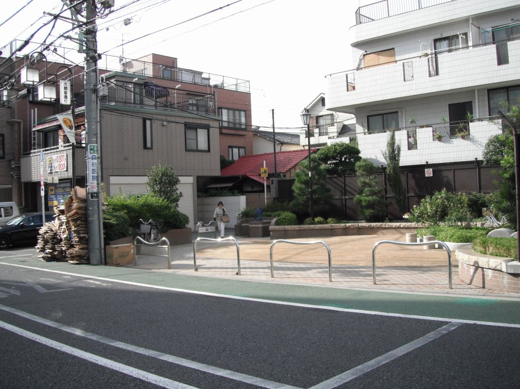 【公園】団子坂上広場まで764ｍ