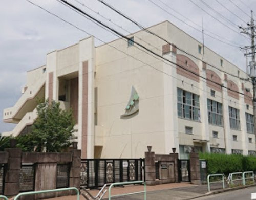 【中学校】名古屋市立名塚中学校まで723ｍ
