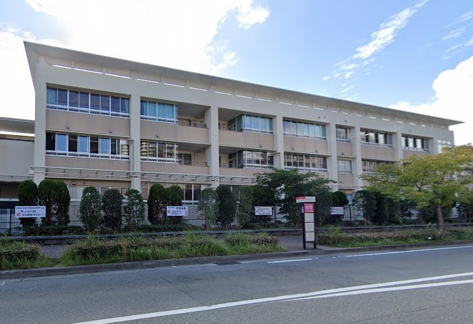 【中学校】姪浜中学校まで600ｍ