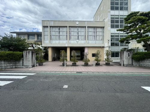 【中学校】静岡市立清水庵原中学校まで925ｍ
