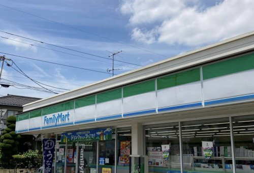 【コンビニエンスストア】ファミリーマート　小坂旭町店まで328ｍ