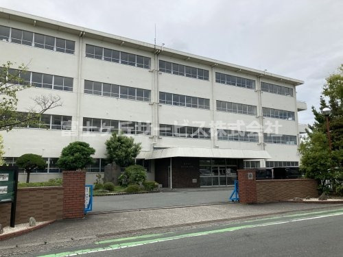 【小学校】磐田市立磐田中部小学校まで1142ｍ