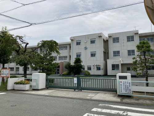 【中学校】磐田市立城山中学校まで1797ｍ