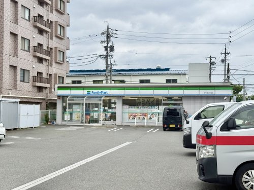【コンビニエンスストア】ファミリーマート　西中島二丁目店まで190ｍ