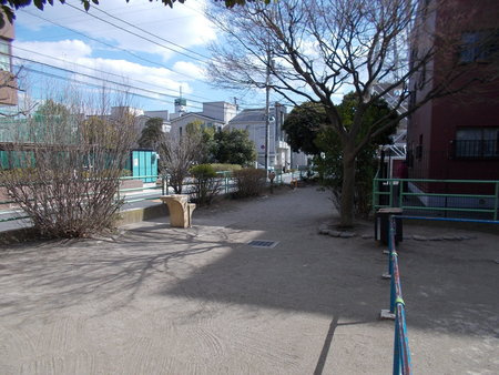 【公園】東和三丁目児童遊園まで559ｍ
