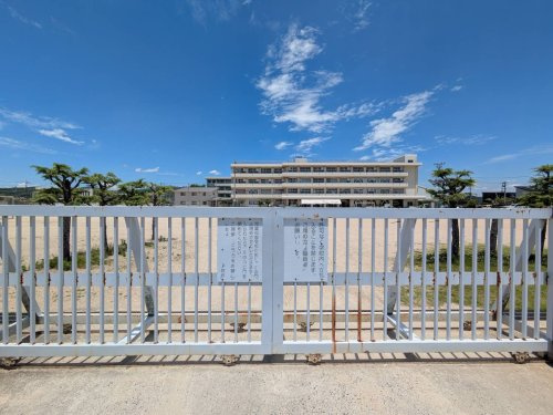 【小学校】岡山市立旭操小学校まで747ｍ