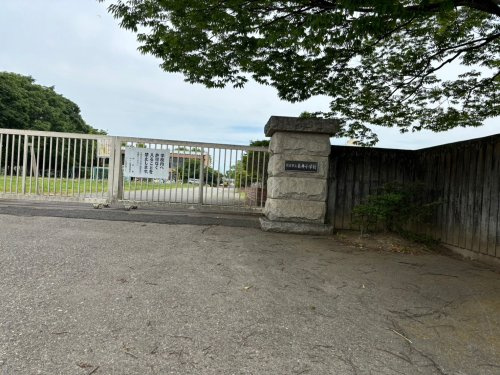 【小学校】長井小学校まで1635ｍ