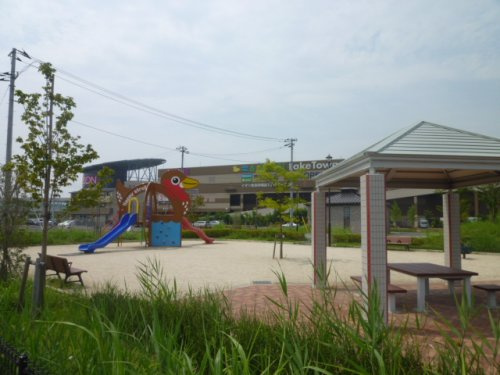 【公園】レイクタウンスポーツ公園まで350ｍ