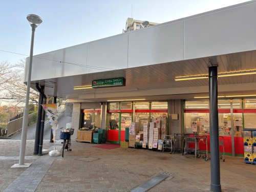 【スーパー】エンゼルファミリー永田台店まで89ｍ