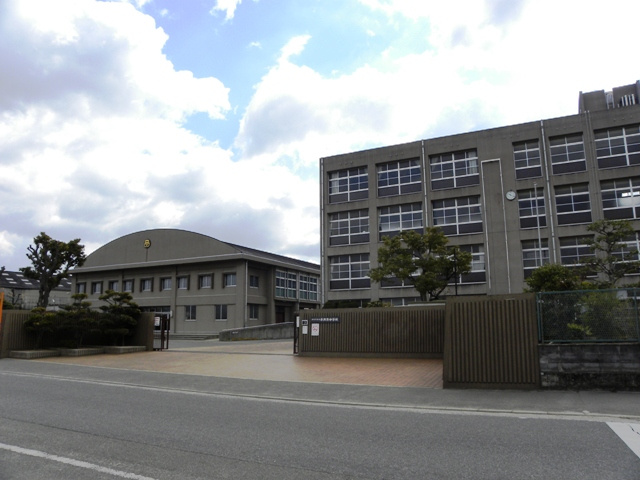 【中学校】平岡南中学校まで330ｍ