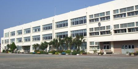 【小学校】大和市立　西鶴間小学校まで311ｍ