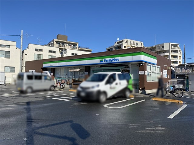 【コンビニエンスストア】ファミリーマート　世田谷廻沢店まで509ｍ